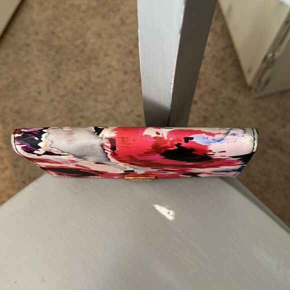 Kate Spade Wallet - Picture 7 of 7